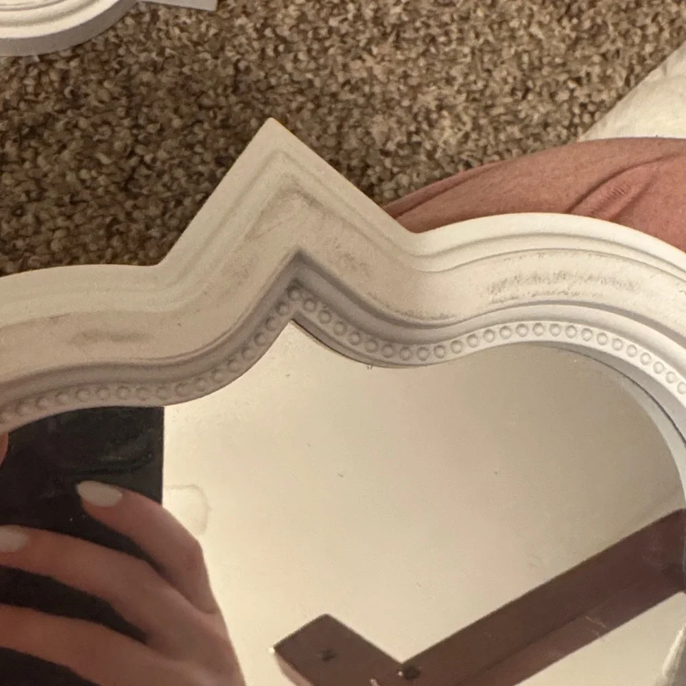 Elegant White Wall Mirrors